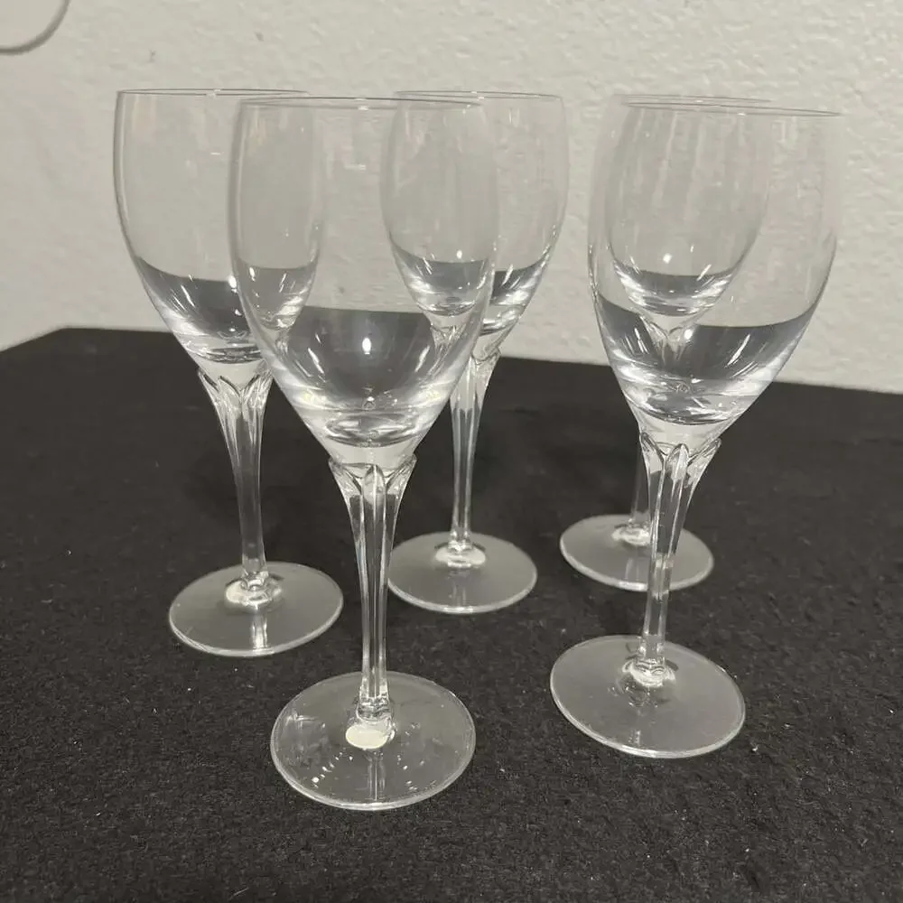 Jolie Crystal Wine Glasses Plain 7.5” Tall 3.25” Volume 2.5” Width